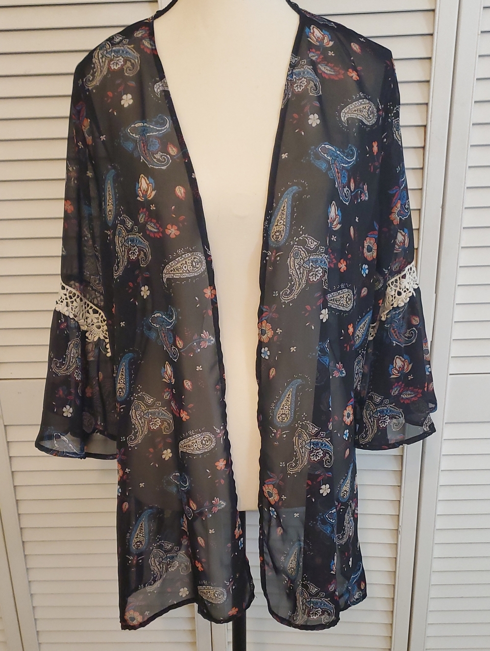 G Collection Paisley Sheer Kimono with Crochet Details on Sleeves, Size Large